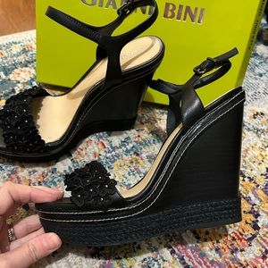 Gianni Bini wedge sandal